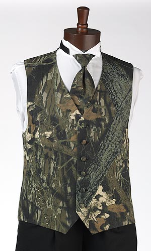 Style 5508: Mossy Oak Break-Up Camo Vest